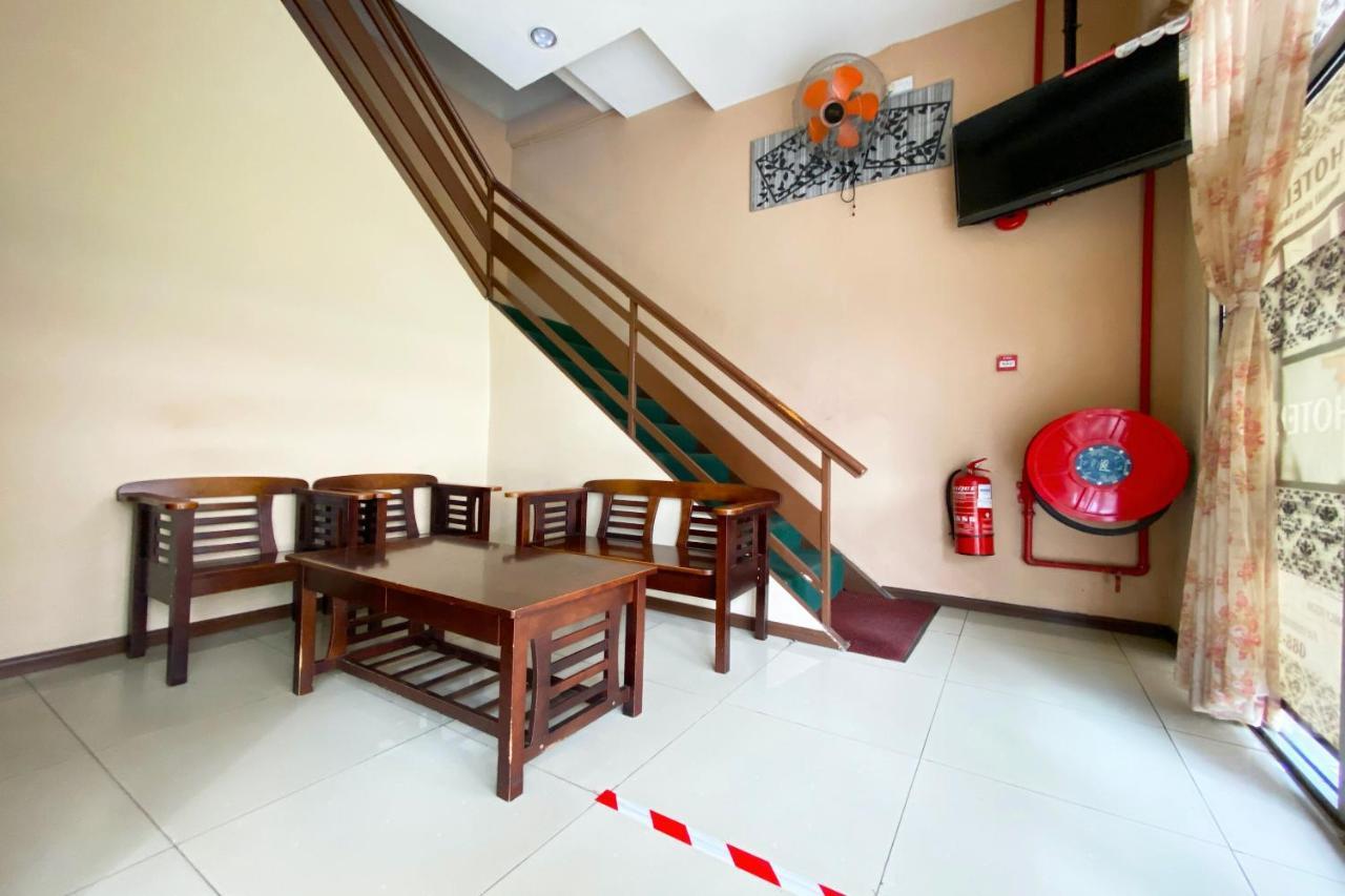 קוטה קינבלו Oyo 90108 Hotel Kaya מראה חיצוני תמונה
