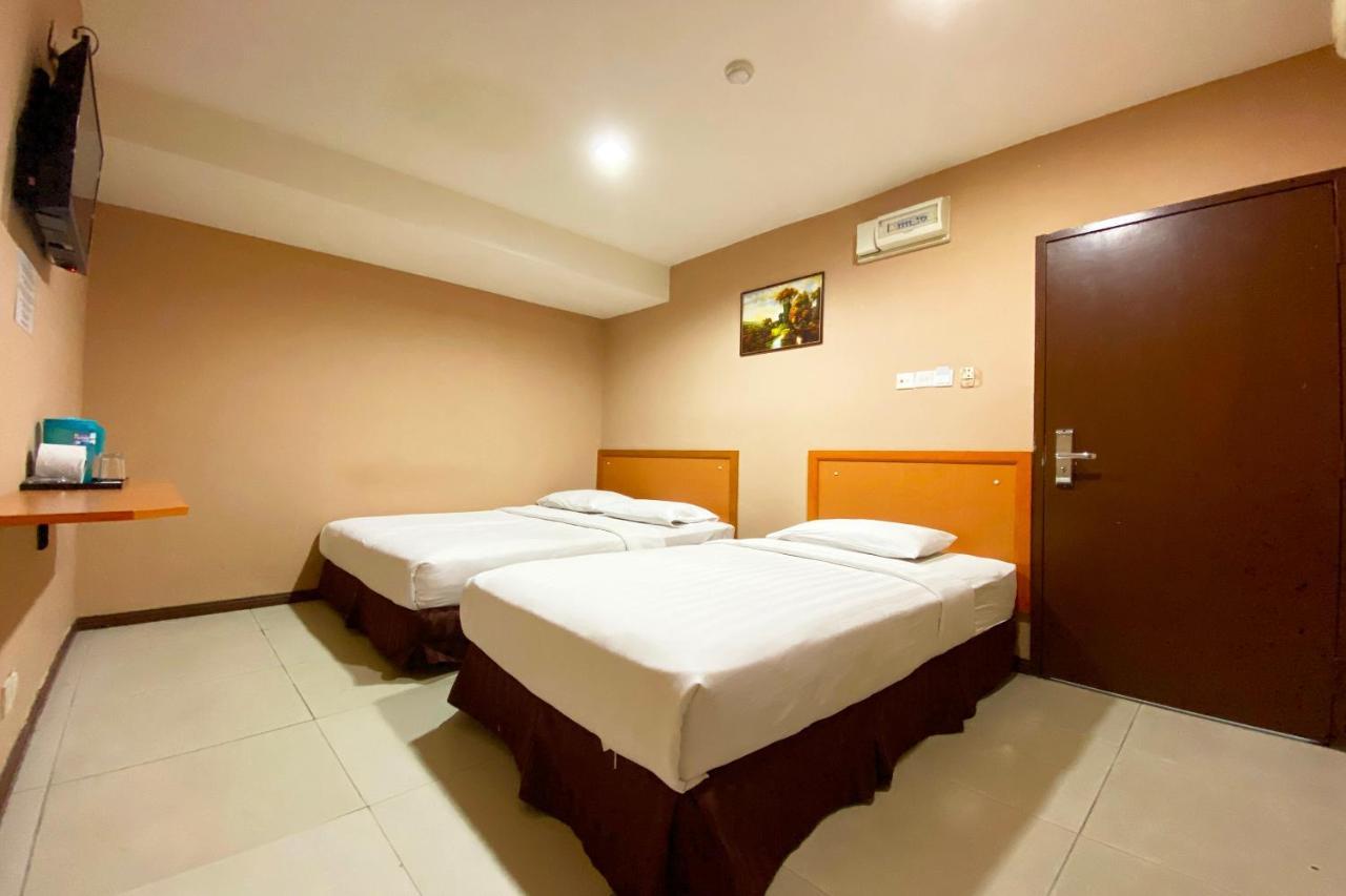 קוטה קינבלו Oyo 90108 Hotel Kaya מראה חיצוני תמונה