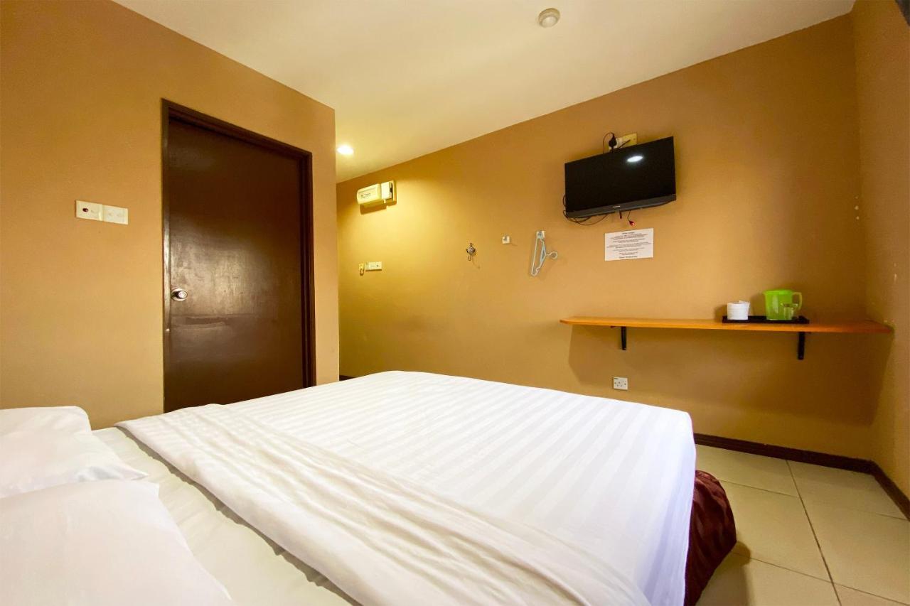 קוטה קינבלו Oyo 90108 Hotel Kaya מראה חיצוני תמונה