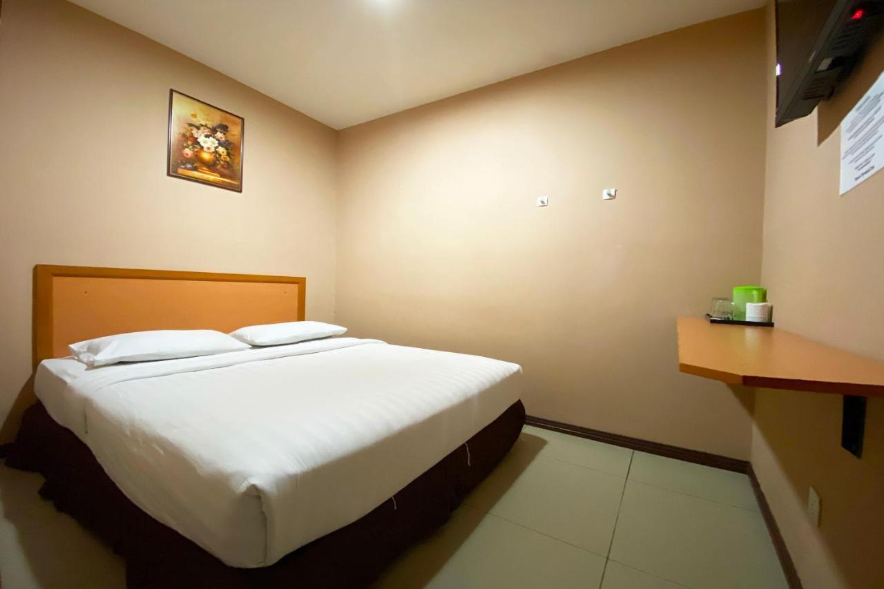 קוטה קינבלו Oyo 90108 Hotel Kaya מראה חיצוני תמונה