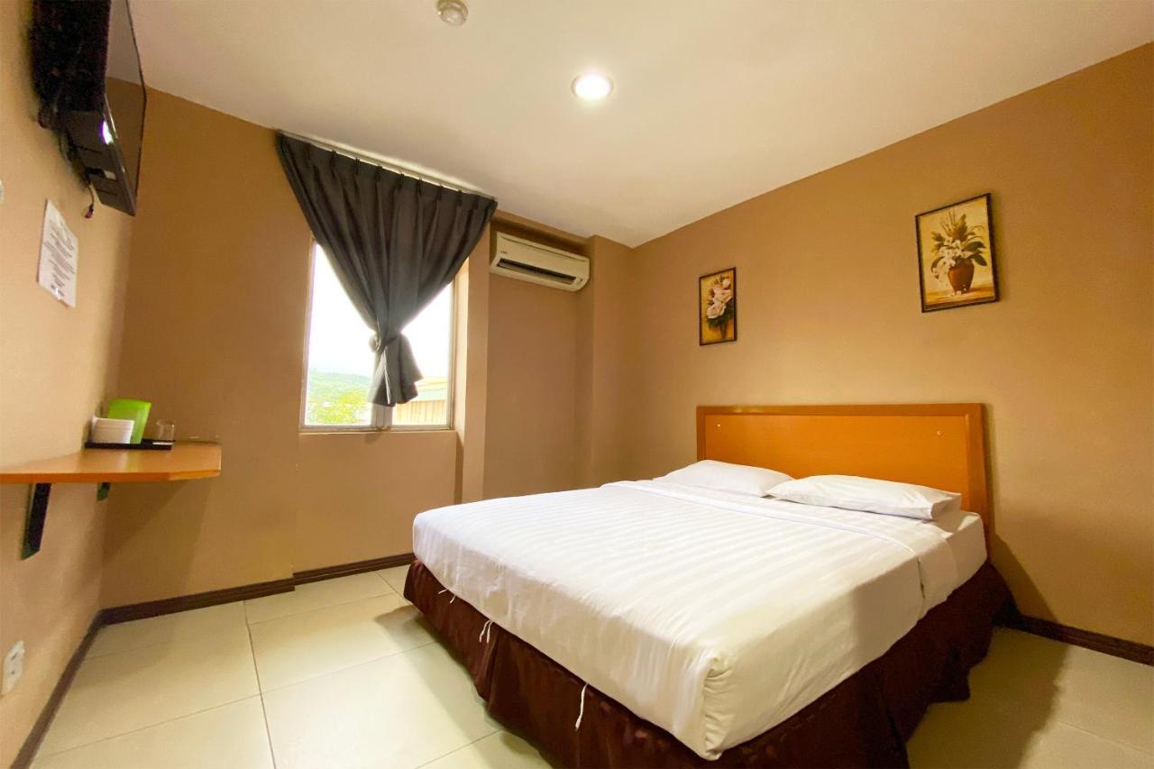 קוטה קינבלו Oyo 90108 Hotel Kaya מראה חיצוני תמונה