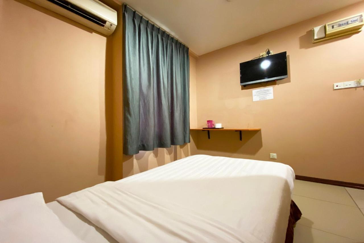 קוטה קינבלו Oyo 90108 Hotel Kaya מראה חיצוני תמונה