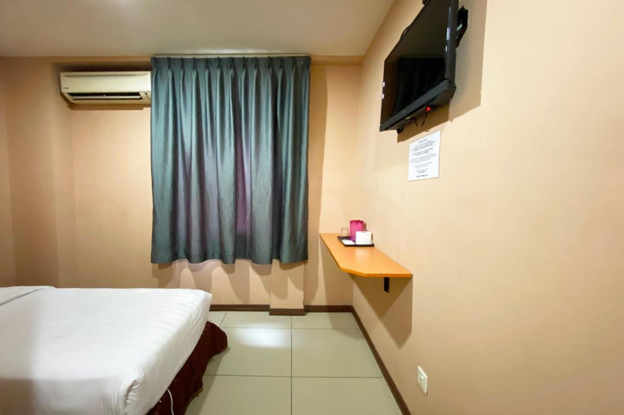 קוטה קינבלו Oyo 90108 Hotel Kaya מראה חיצוני תמונה