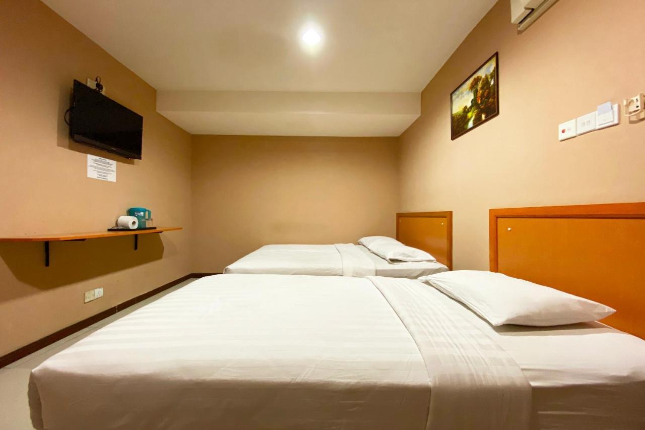 קוטה קינבלו Oyo 90108 Hotel Kaya מראה חיצוני תמונה