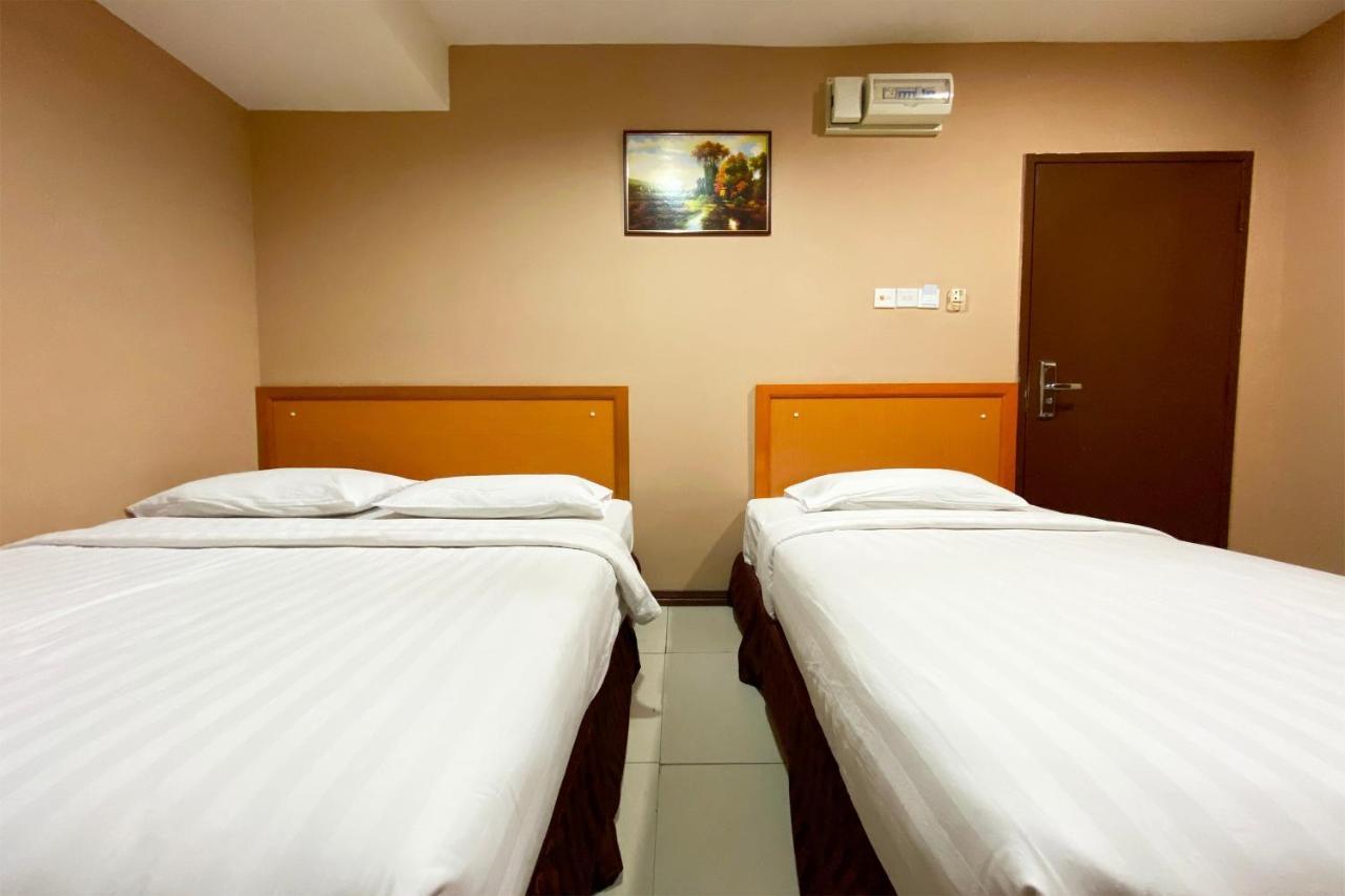 קוטה קינבלו Oyo 90108 Hotel Kaya מראה חיצוני תמונה
